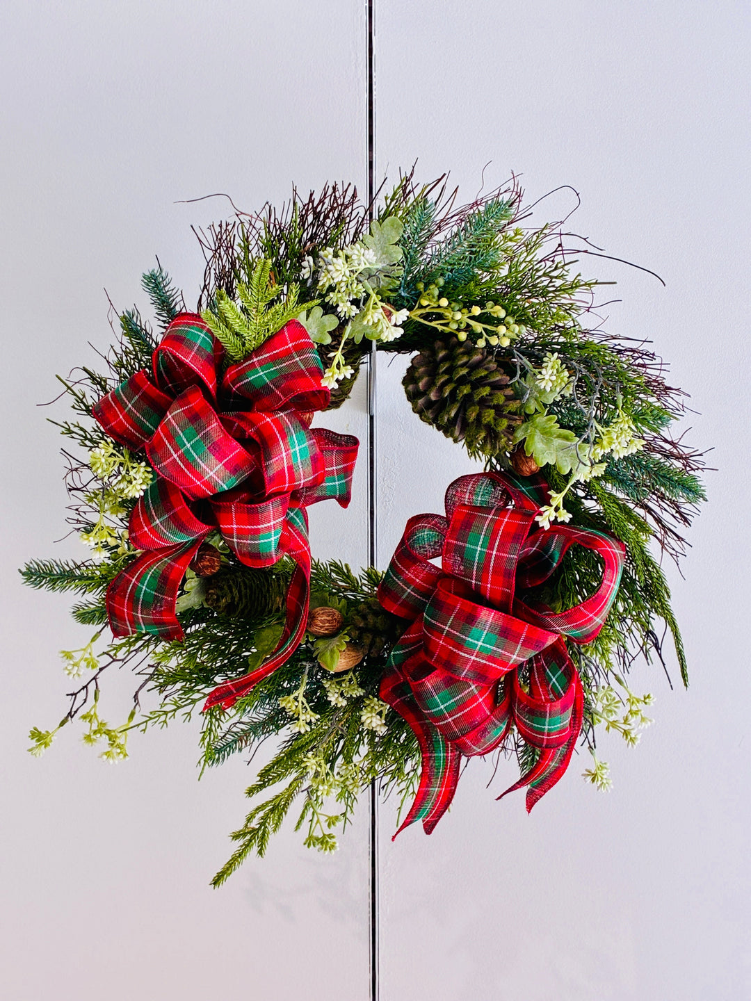 Breathe New Life into Your Old Christmas Wreath 🎀✨