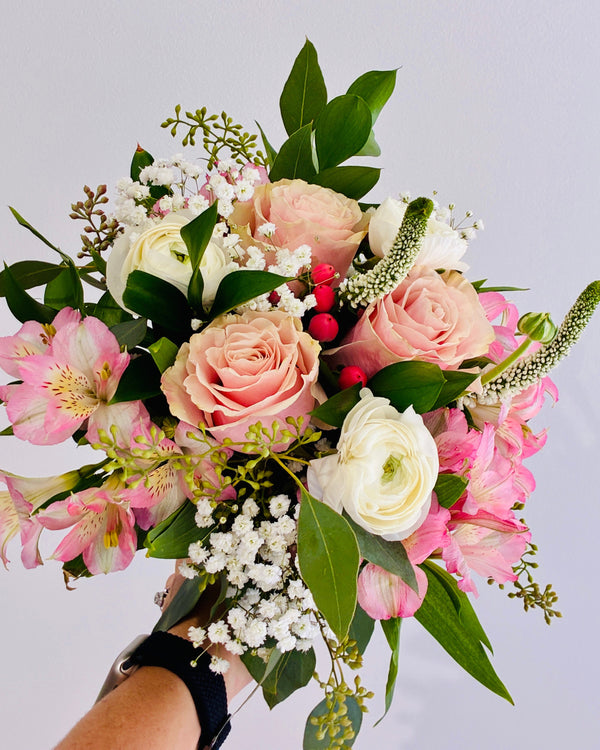 Fresh Handheld Bouquet