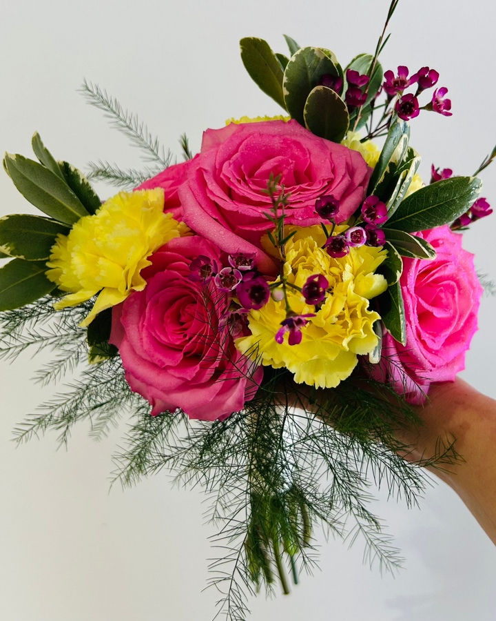 Fresh Handheld Bouquet