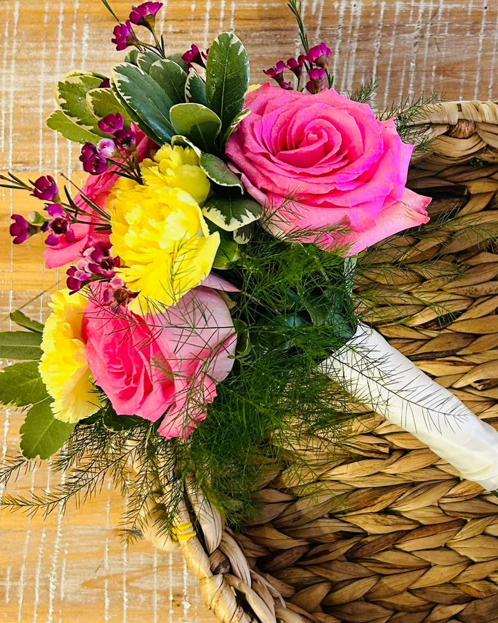 Fresh Handheld Bouquet