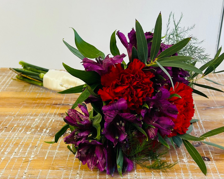 Fresh Handheld Bouquet